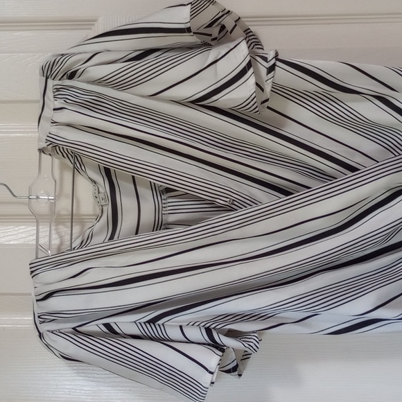 Blouse By Haute Monde - Picture 4 of 10